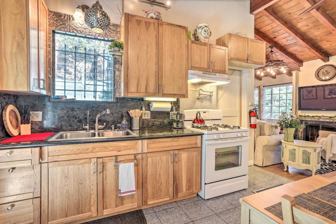 Boho Crestline Cabin, 1 Mile To Lake Gregory! エクステリア 写真